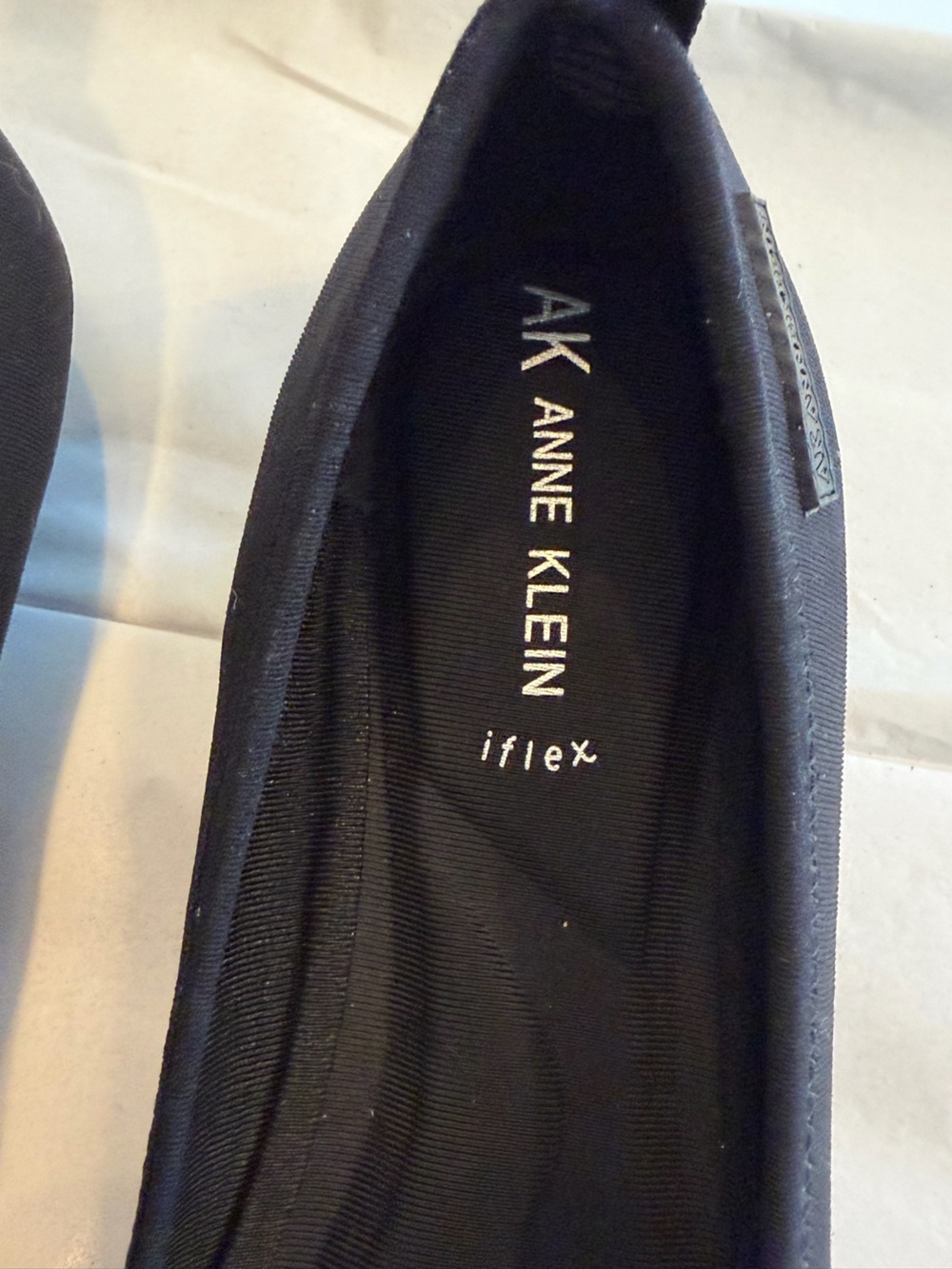 Anne Klein Black Pointed Toe iFlex Flats - Picture 3 of 6